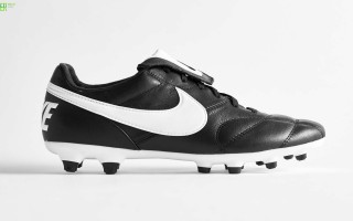 nike足球鞋比正常吗，nike耐克足球鞋